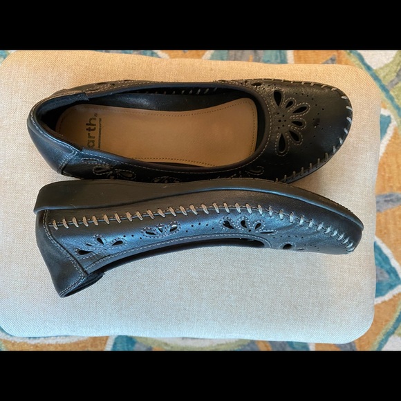 EARTH - Picture 4 of 6